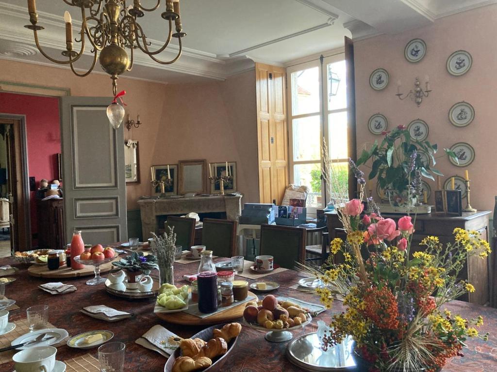 Moutiers-Saint-Jean La Buffonnerie Bed & Breakfast エクステリア 写真